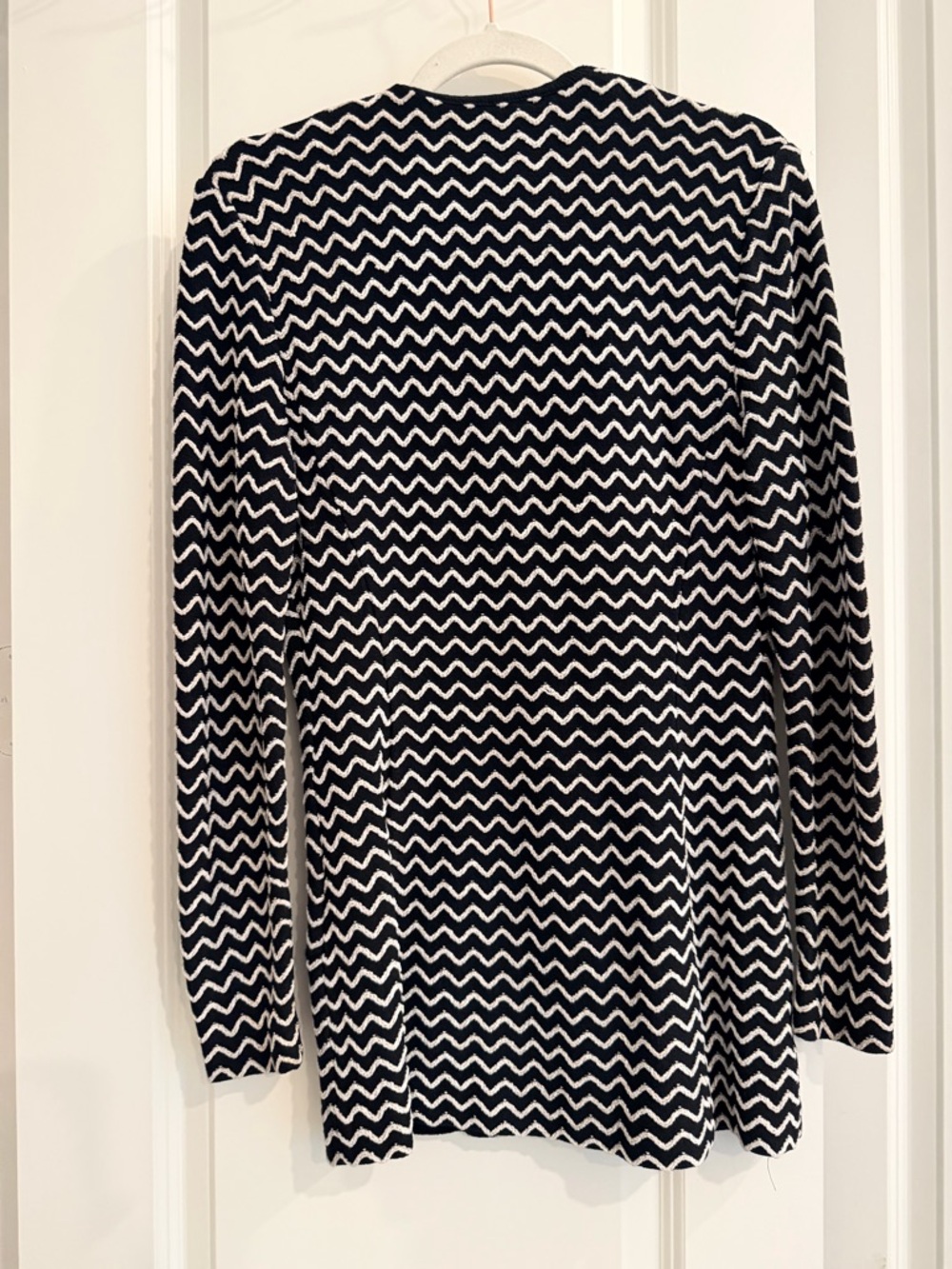 St. John Black and White Zigzag Knit Blazer - Picture 14 of 14